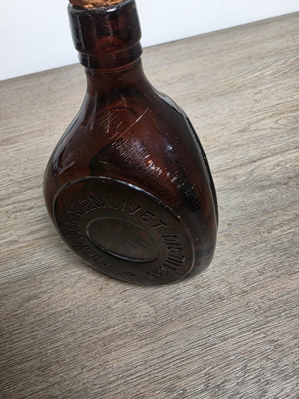 Vintage Aberlour Glenlivet Whisky Bottle W.H. Holt & Sons Amber Glass Flask Cork - Picture 8 of 10